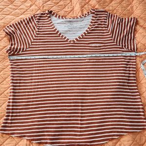 Torrid Classic Fit V Neck Tee size 4 burnt orange and white stripe